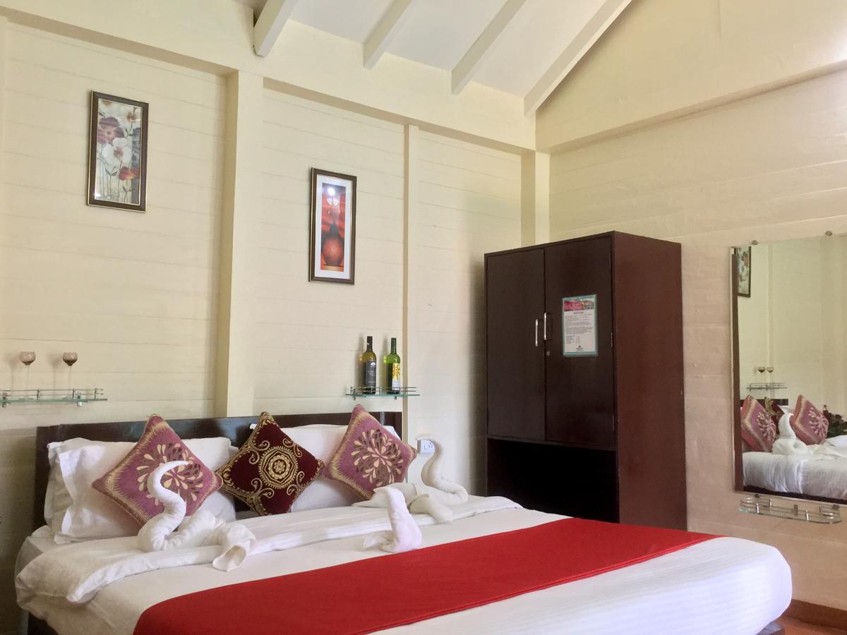 Morjim Queen Beach Resort Bagian luar foto