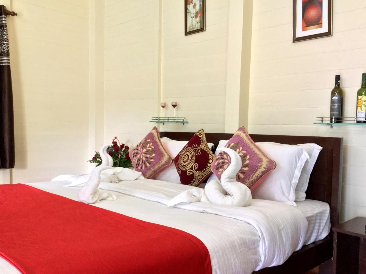 Morjim Queen Beach Resort Bagian luar foto