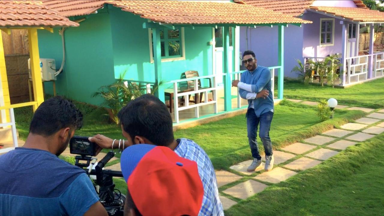Morjim Queen Beach Resort Bagian luar foto