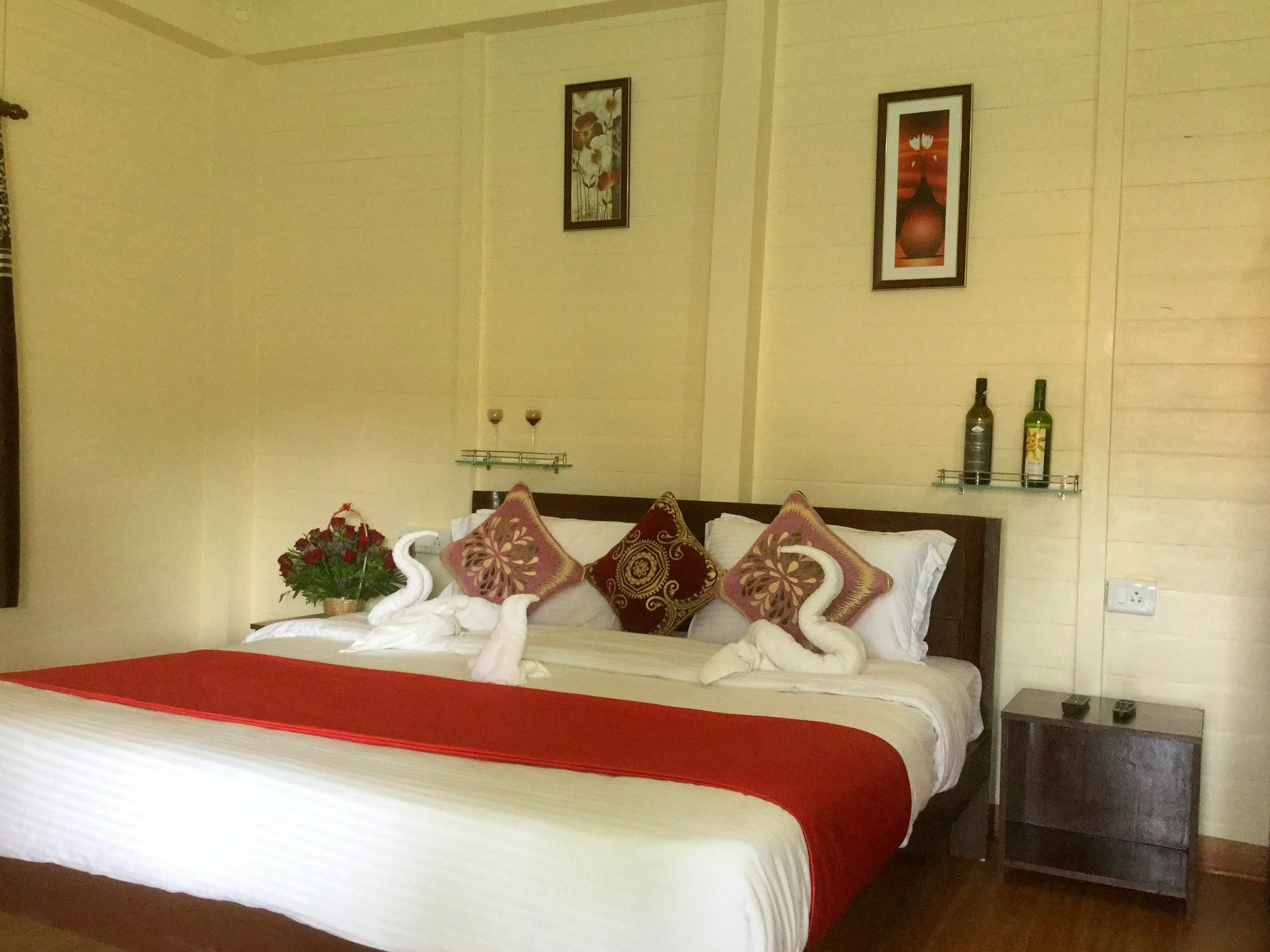 Morjim Queen Beach Resort Bagian luar foto